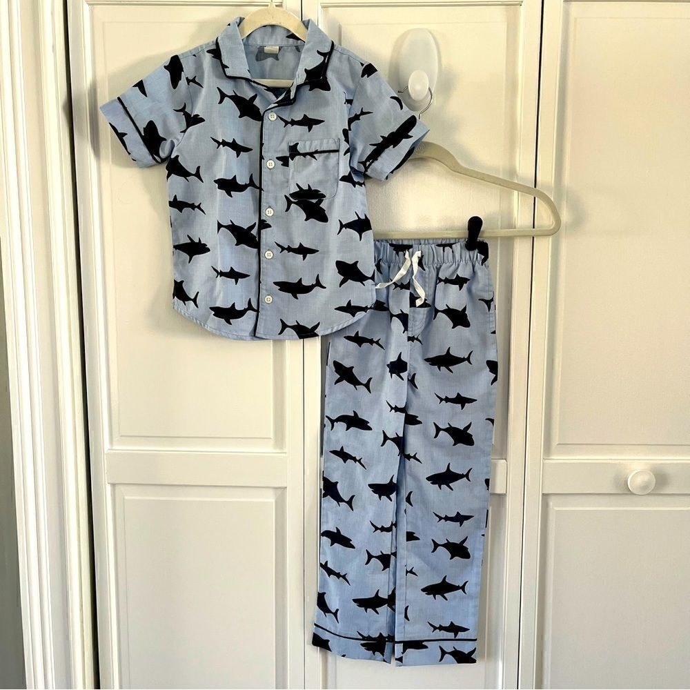 Gap Kids Sleep Short Sleeve Button Top w Pull On Pockets Pants Pajama Shark Set